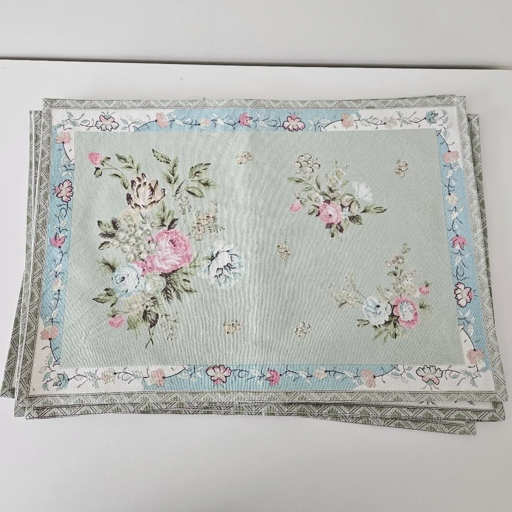 Handprint potpourri celadon